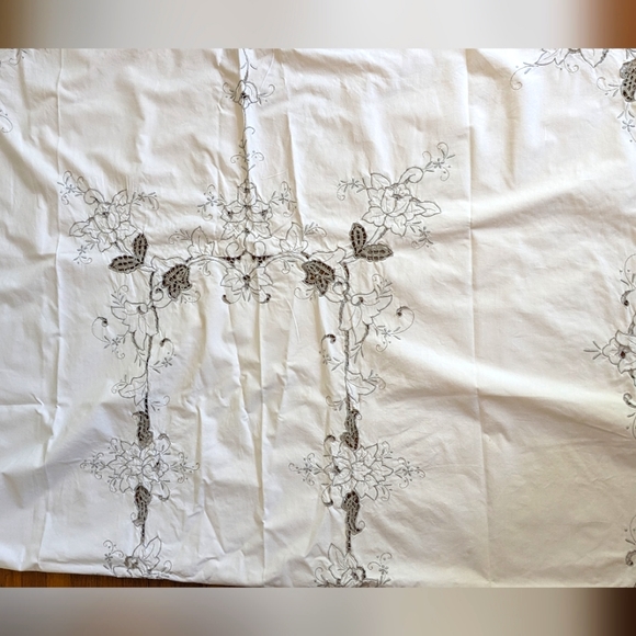 Vintage Madeira Linen Banquet Tablecloth NWOT Rectangular and Huge! - Picture 1 of 7